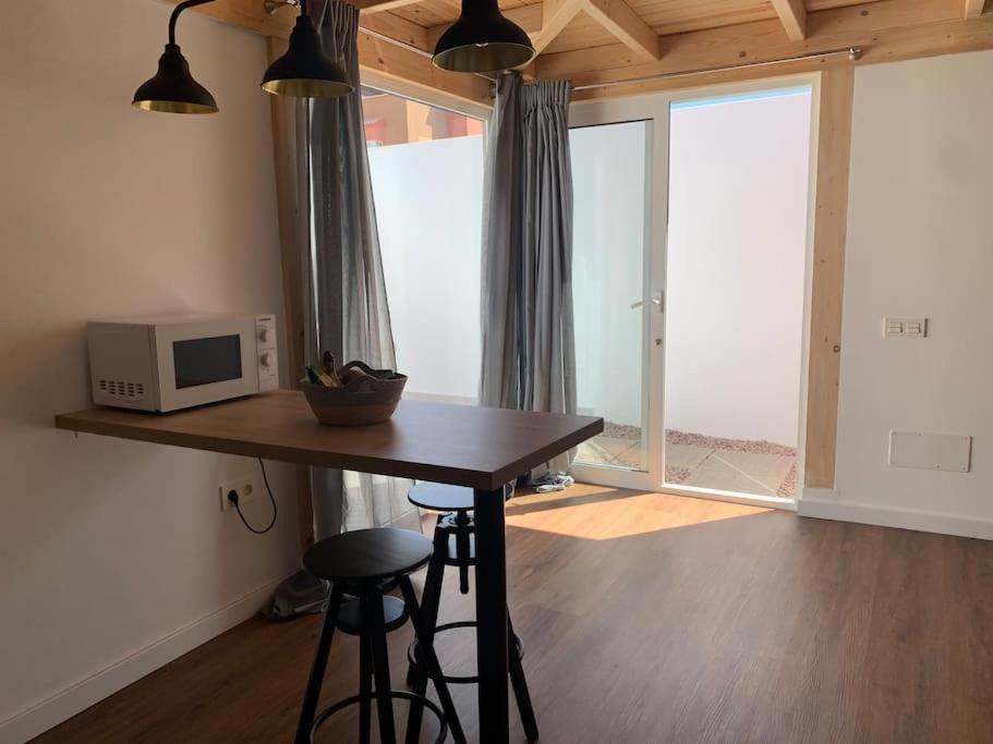 Moderna Casa De Invitados Con Terraza Y Piscina Corralejo Exterior foto