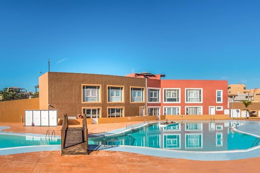 Moderna Casa De Invitados Con Terraza Y Piscina Corralejo Exterior foto